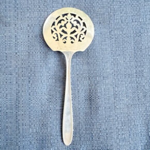 Vintage Community Plate Silverplate Serving Fork & Pierced Round Server - Picture 9 of 13